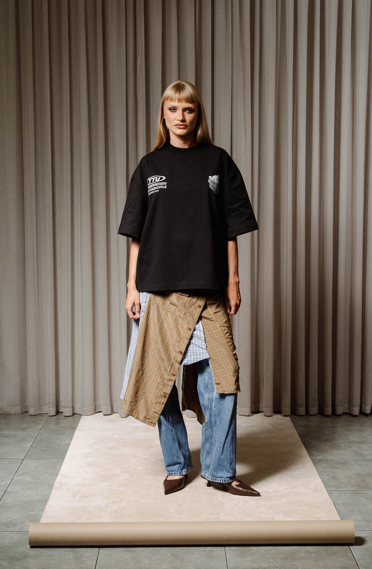 Black tee shirt - Trytoupcycle