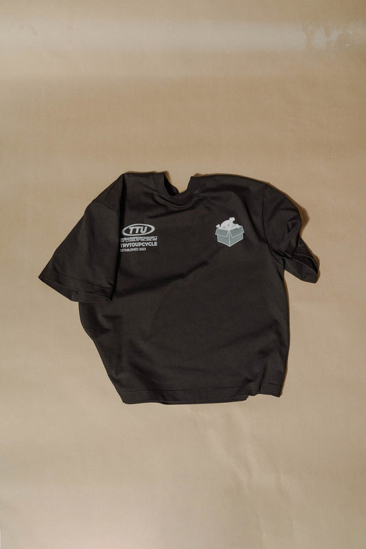 Black tee shirt - Trytoupcycle